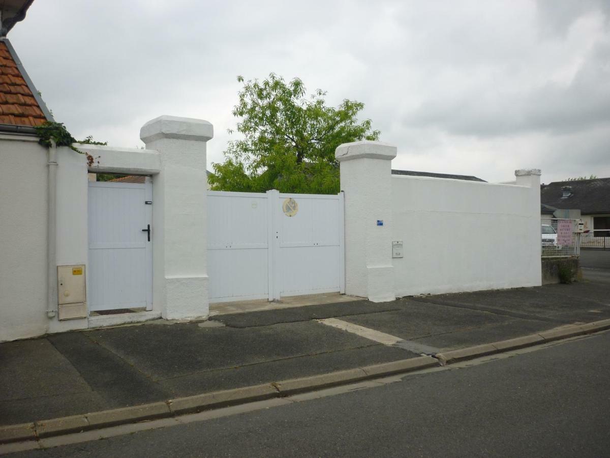 Apartment Gwendoline Amboise Exterior photo